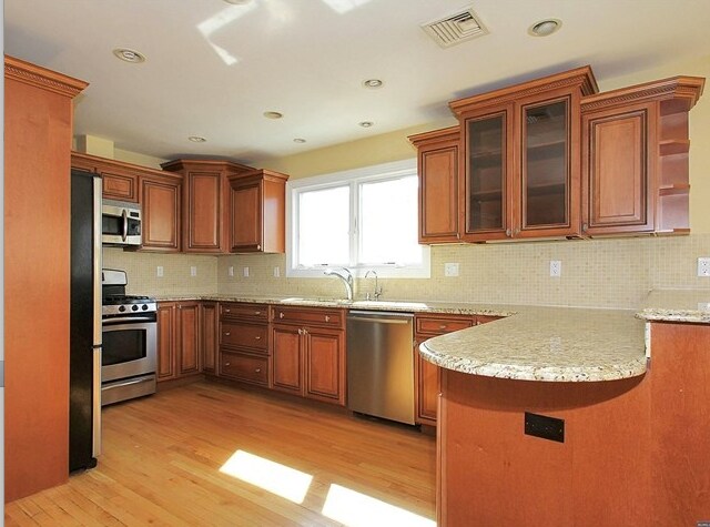 Building Photo - 53 Marion Ave