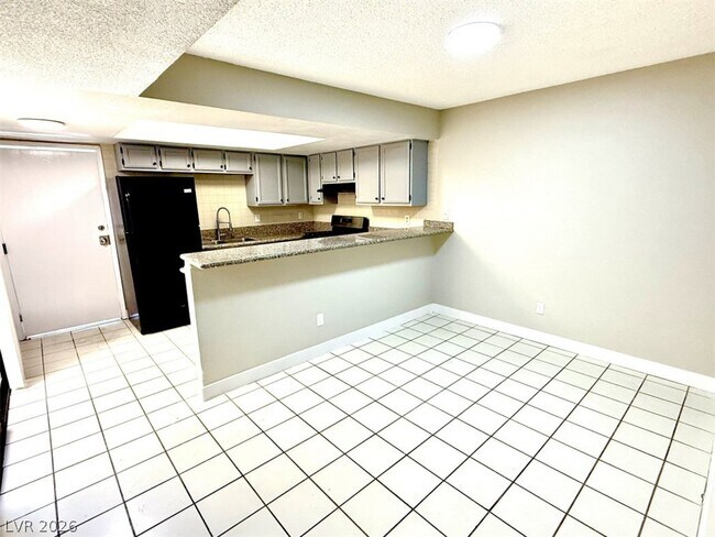 Building Photo - 2654 Aracatuba Ave