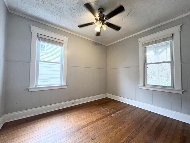 Building Photo - 2861 Marshall Ave