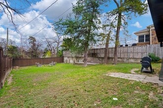 Building Photo - 1614 Seevers Ave