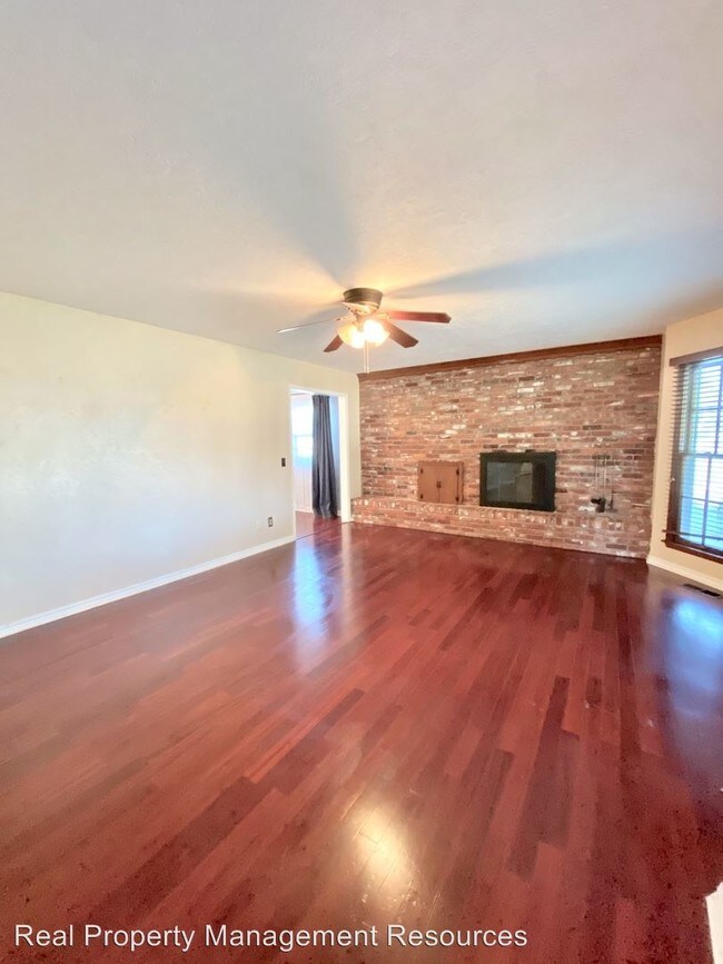 Building Photo - 3 br, 2 bath House - 2701 Abbey Rd
