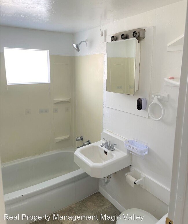Foto del edificio - 1 br, 1 bath House - 194 Jackson St