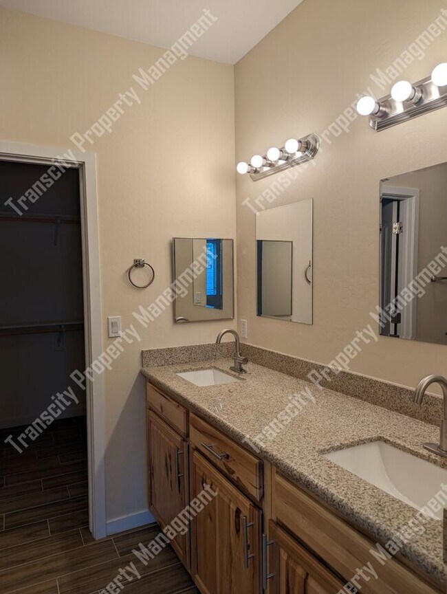 Foto del edificio - Brand New 4 Bedrooms 2 bathrooms in Arizon...