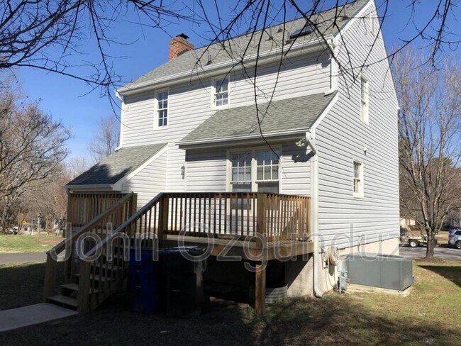 Building Photo - 2809 Broadlands Dr