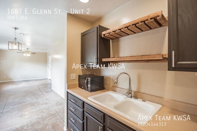 Building Photo - $1595- Great Location: 3 Bed / 2 Bath Home...