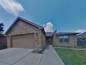 Building Photo - 332 Valley Dr