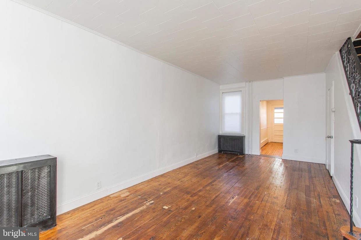 Primary Photo - 2832 Miller St