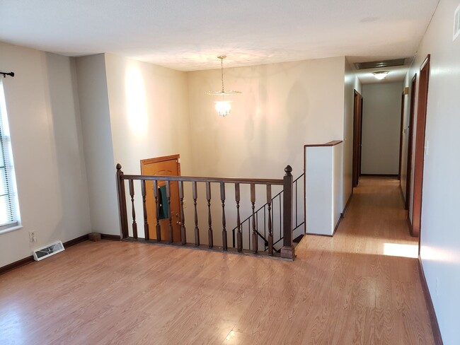 Foto del edificio - Spacious Olathe Home-Available in MARCH!!