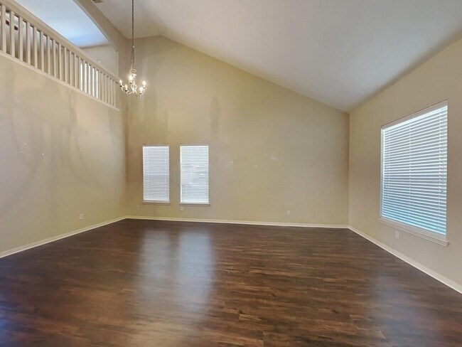 Building Photo - 2718 Argos Dr