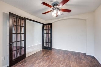 Building Photo - 1108 Grand Central Pkwy