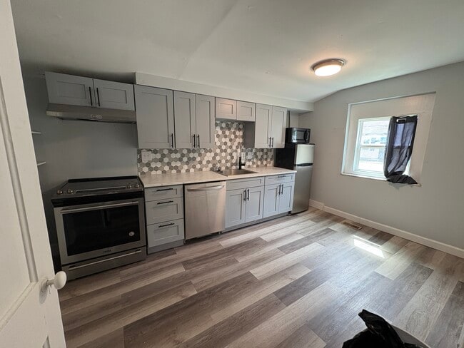 Building Photo - 801 Hurricane St