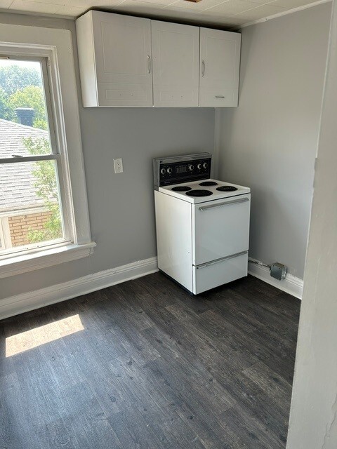 Building Photo - 1-Bed Upper Level Unit for Rent, Sault Ste. Marie | Parking Included