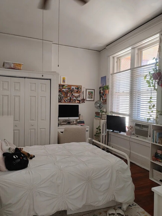 Foto del edificio - 2512 W Grace St