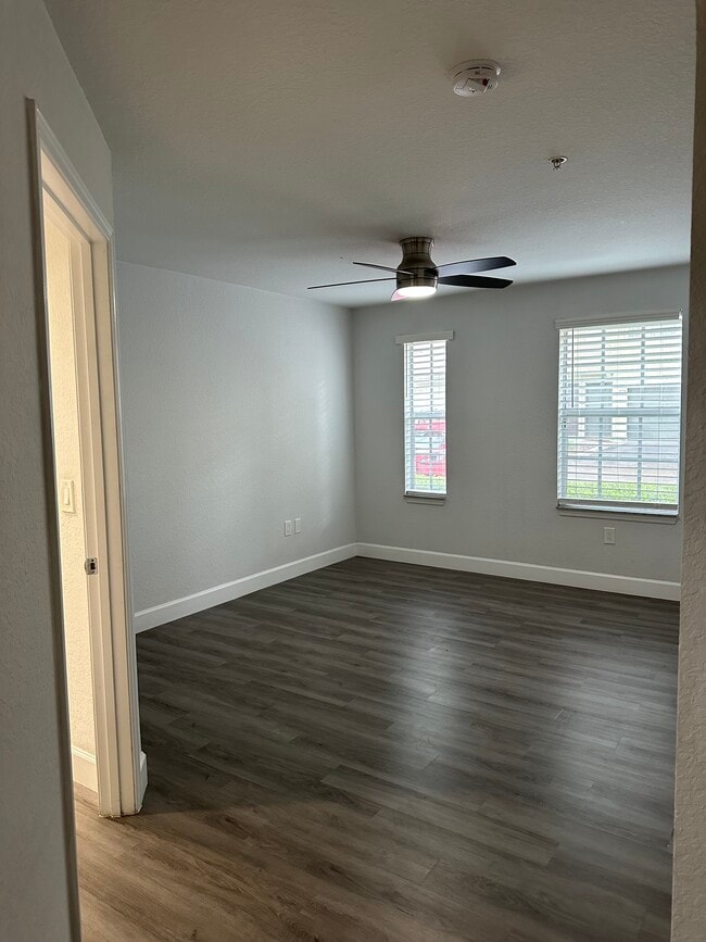 Primary bedroom - 10075 Gate Pky N