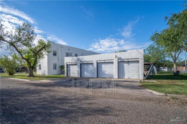 Building Photo - 284 Corona Cresent St