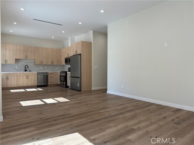 Foto del edificio - 6571 Ponce Ave