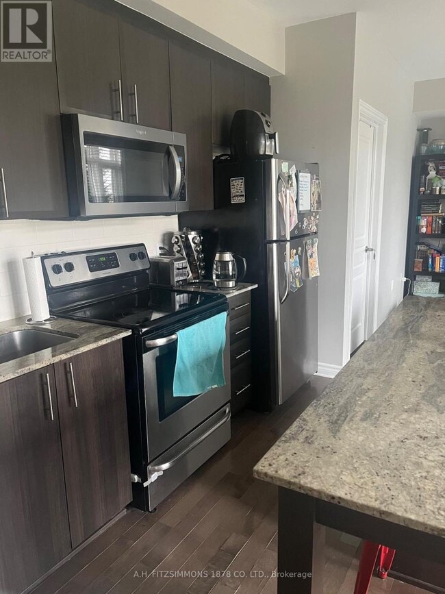 Building Photo - 755 Beauparc Private