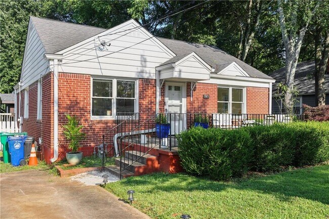 Building Photo - 783 Livingstone Pl