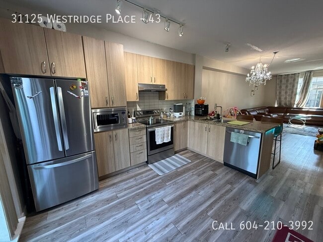 Photo du bâtiment - Spacious Townhouse In West Abbotsford