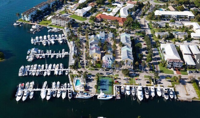 Foto del edificio - 2719 NE 28th St