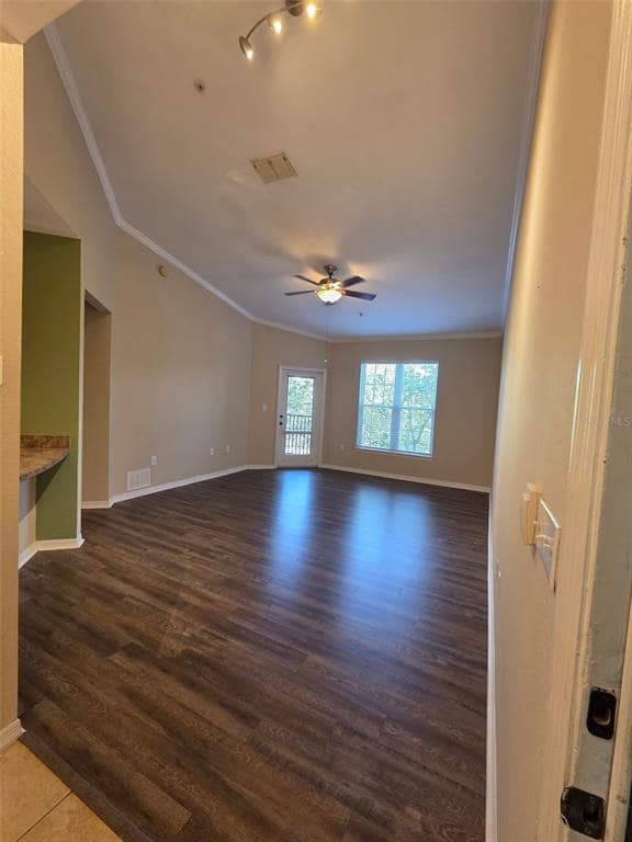 Building Photo - 10106 Courtney Oaks Cir