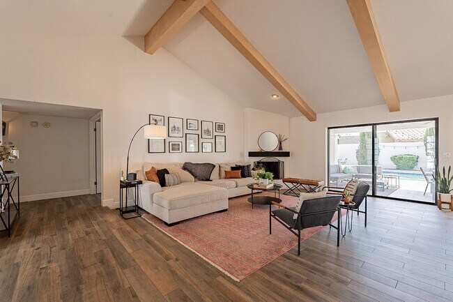 Espacio habitable confortable - 15849 N 61st St