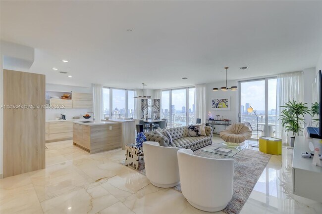 Building Photo - 16385 Biscayne Blvd