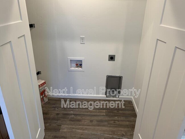 Foto del edificio - 416 Maple Dr