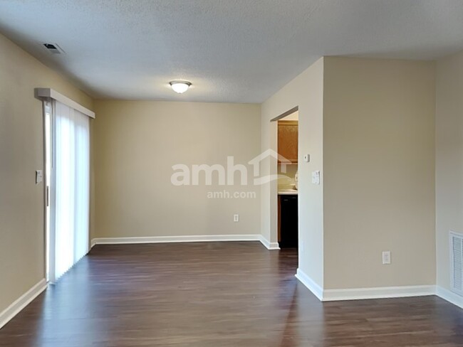 Building Photo - 1685 Willowview Ln
