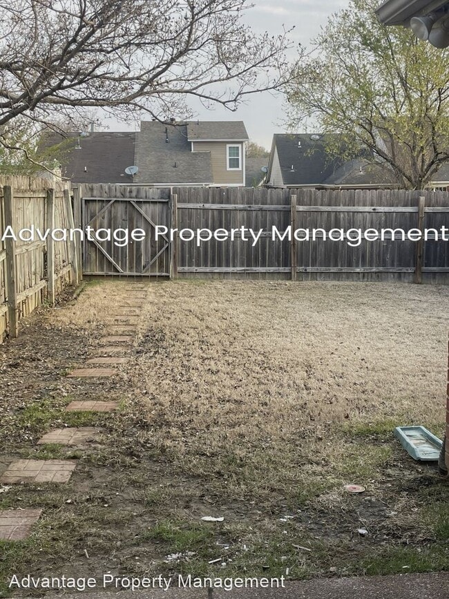 Building Photo - 3 br, 2 bath House - 6888 Wrigley Dr.