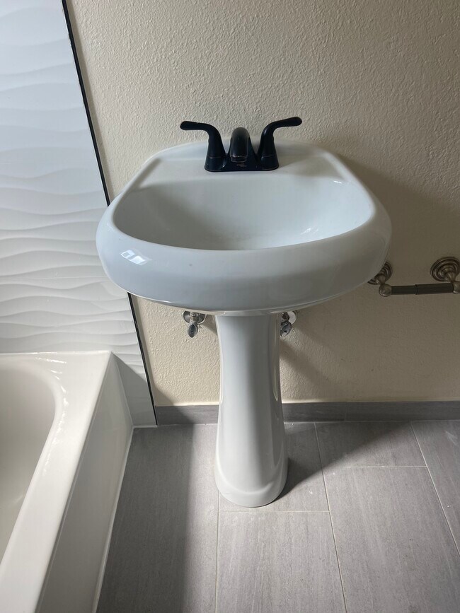 Bathroom - 822 Chester St