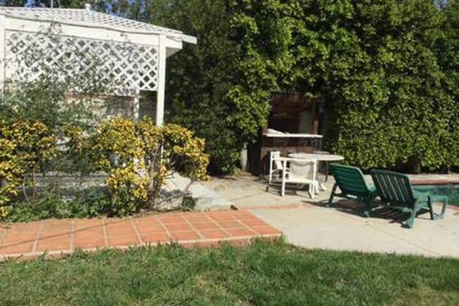 Building Photo - 6614 Noble Ave