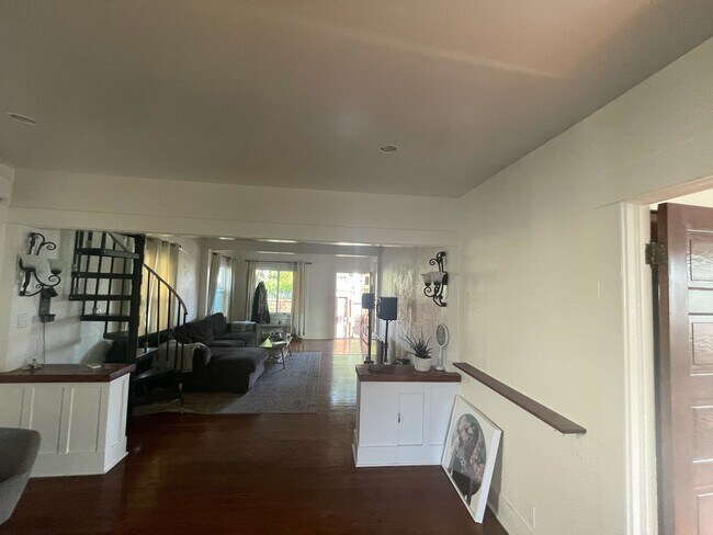 Foto del edificio - 547 Brooks Ave