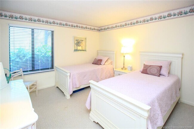 Foto del edificio - 4540 NE Sandpebble Trce