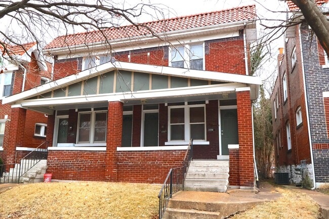 Building Photo - 2204-2206-2206 Portis Ave