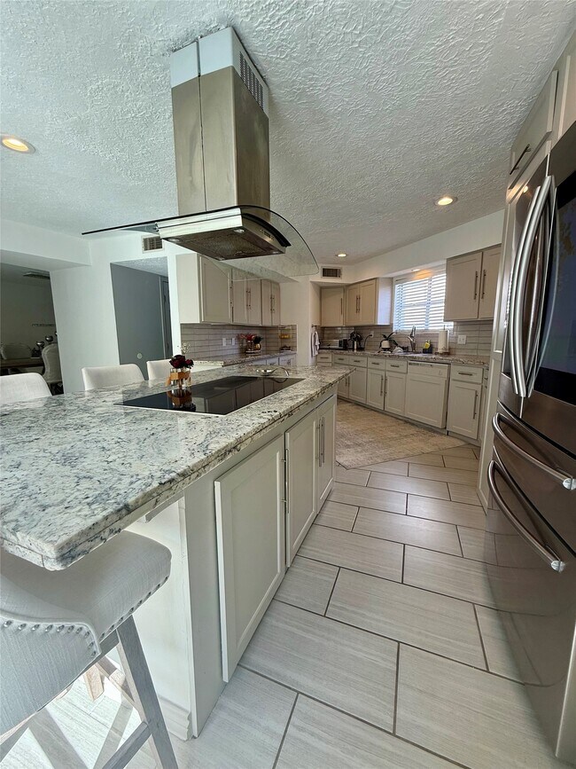 Foto del edificio - 3222 Freshmeadows Dr