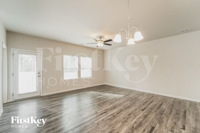 Foto del edificio - 9417 Village View Ct NW