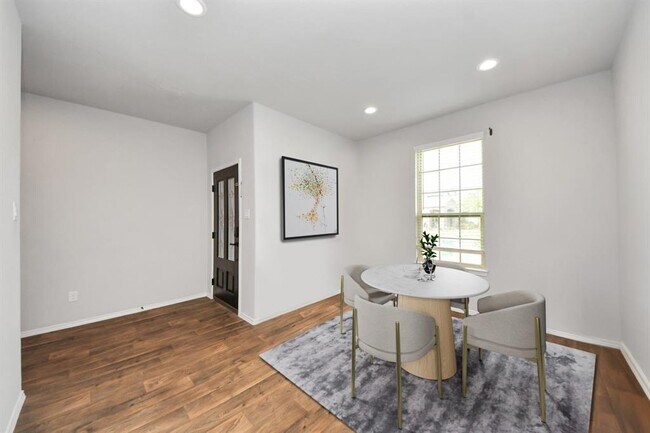 Foto del edificio - 5426 Clover Blossom Ln
