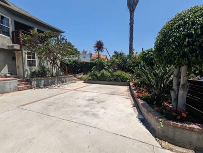 Building Photo - Beautiful 2-Bedroom Home Now Available