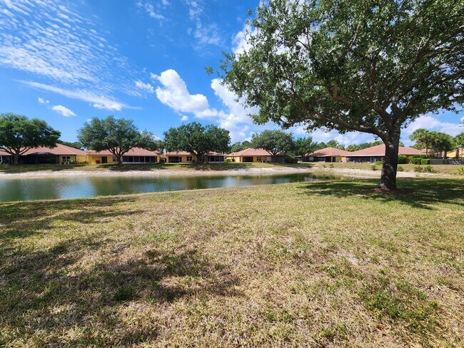 Foto del edificio - 2/2 Lehigh in Vistana Villas $500.00 Off First Month