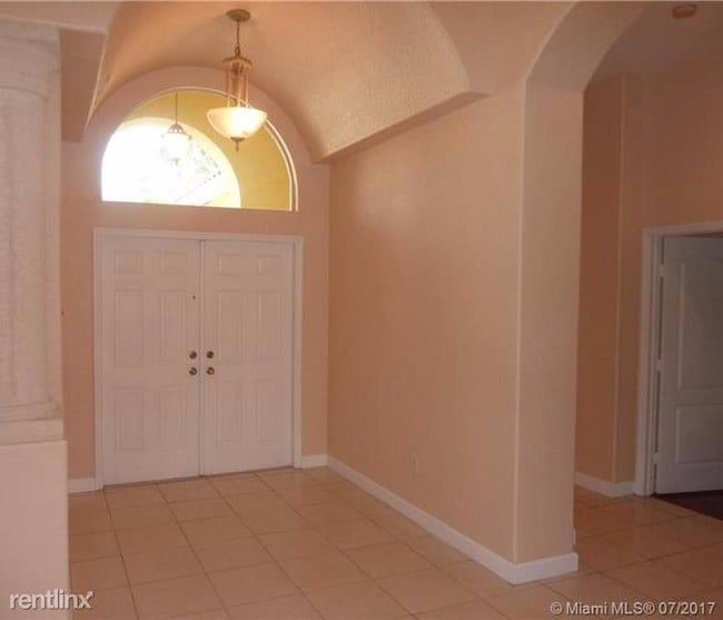 Building Photo - 16708 SW 39th St