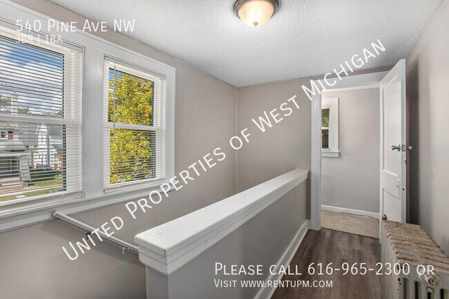 Foto del edificio - Available Now | 3 Bed 1 Bath Apartment in ...