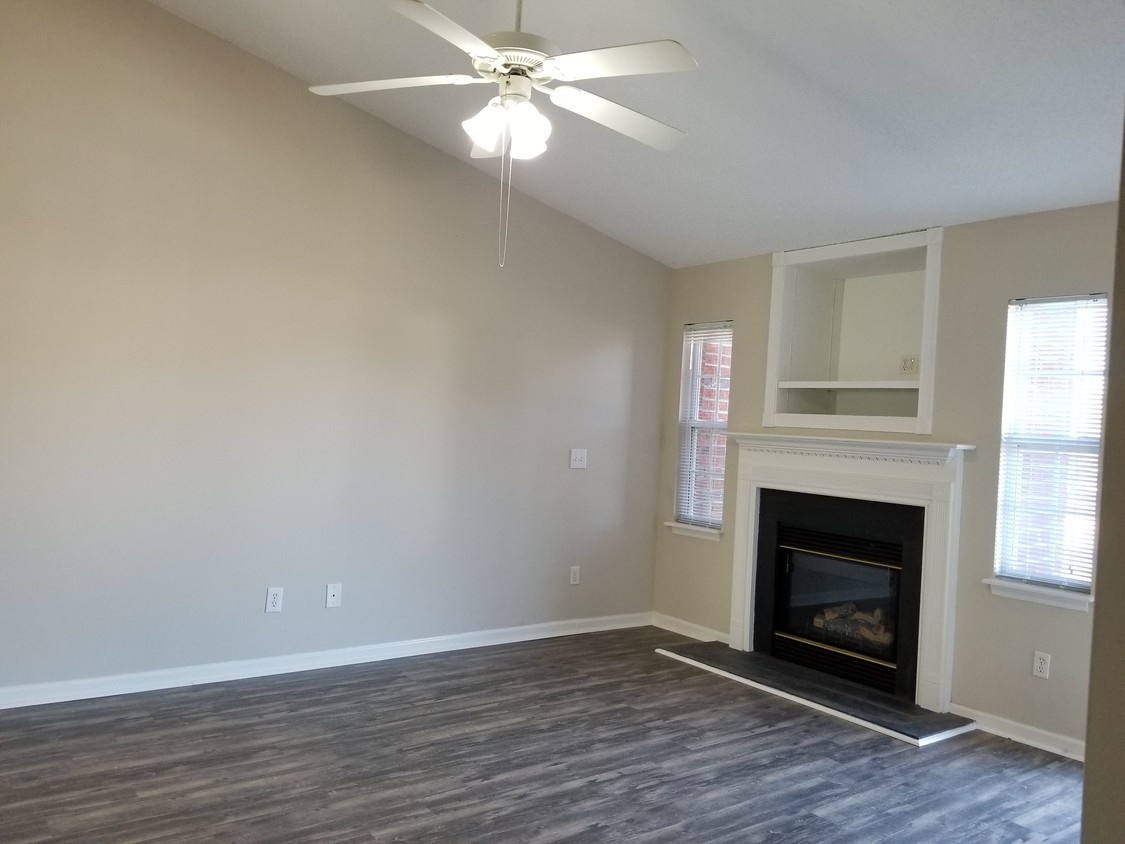 Living Room - 4010 Elkin Ridge Dr