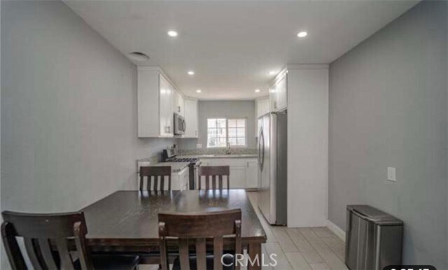 Foto del edificio - 24535 Myers Ave