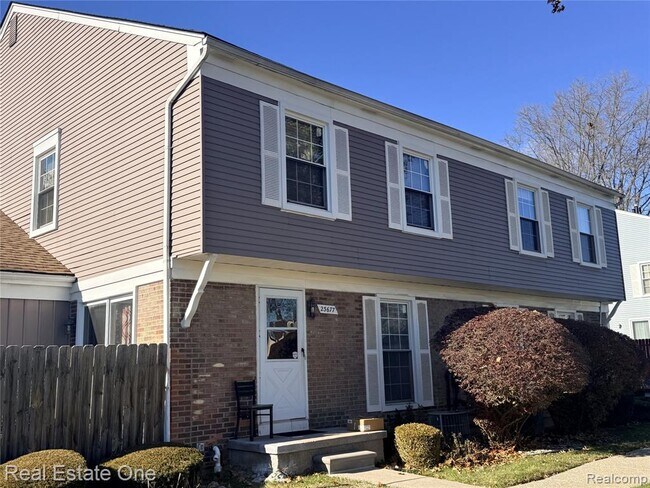 Foto del edificio - 23677 Stonehenge Blvd