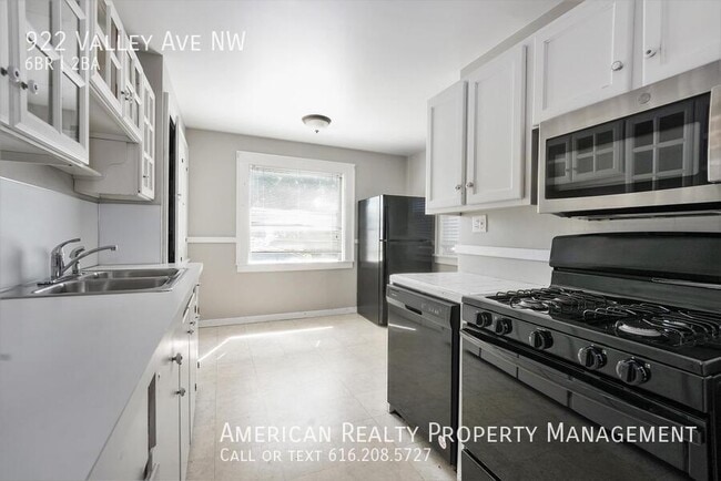 Foto del edificio - 922 Valley Ave NW