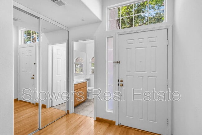 Foto del edificio - 116 Foxglove Ln