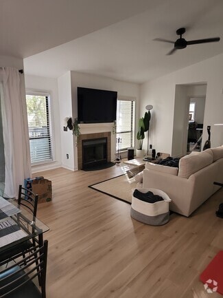 Building Photo - 448 Deerwood St