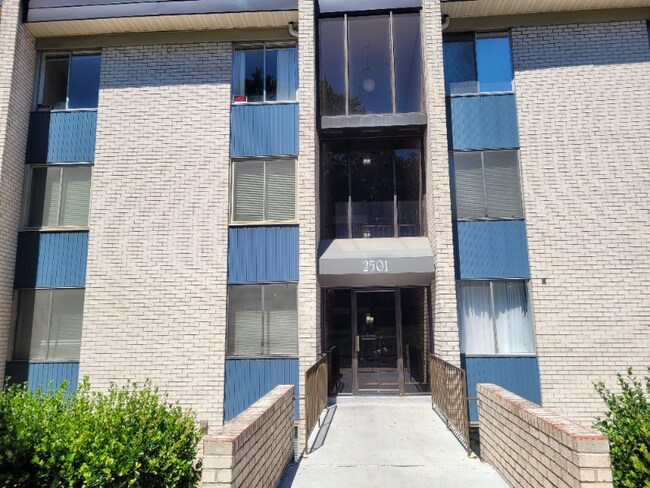 Foto del edificio - 2501 Baltimore Rd