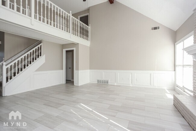 Building Photo - 1825 Pecan Ridge N